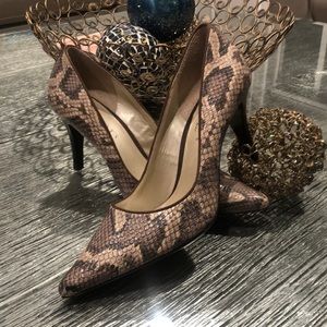 Nude brown snake skin Talbots shoes